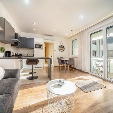 Grace Pine Apartment 3 Budapest Luaran gambar