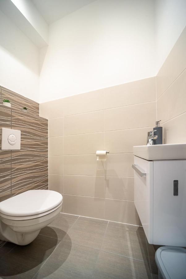Grace Pine Apartment 3 Budapest Luaran gambar