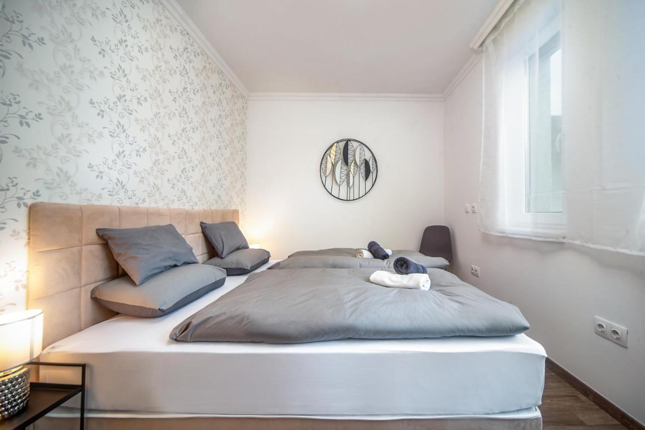 Grace Pine Apartment 3 Budapest Luaran gambar
