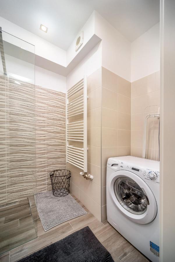 Grace Pine Apartment 3 Budapest Luaran gambar