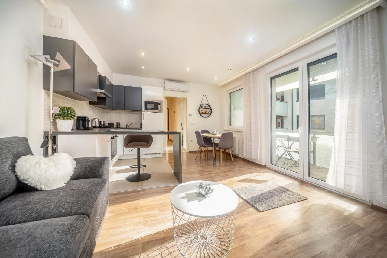 Grace Pine Apartment 3 Budapest Luaran gambar