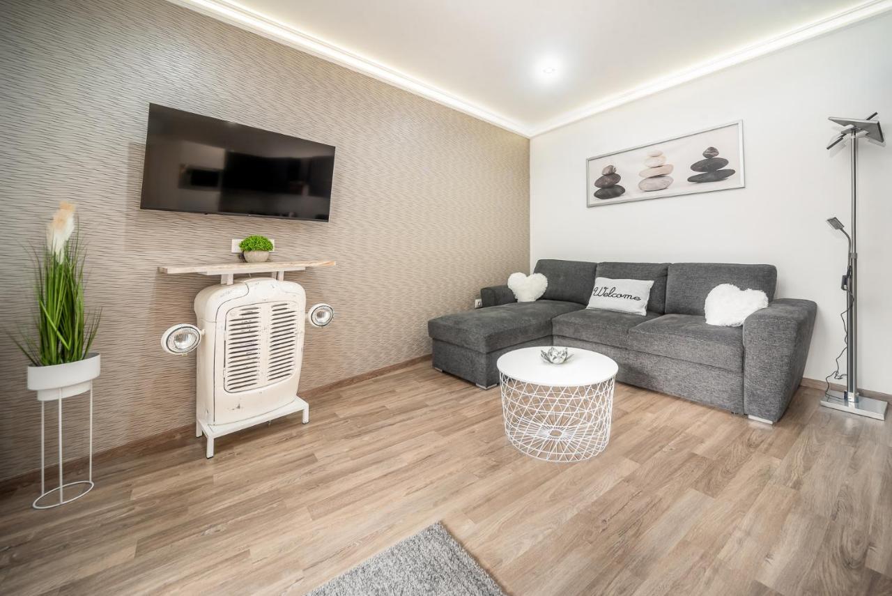 Grace Pine Apartment 3 Budapest Luaran gambar