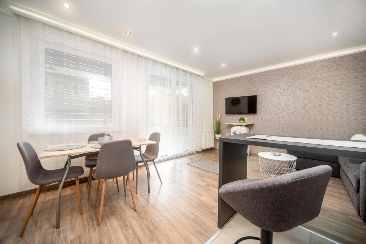 Grace Pine Apartment 3 Budapest Luaran gambar