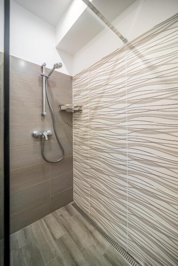 Grace Pine Apartment 3 Budapest Luaran gambar